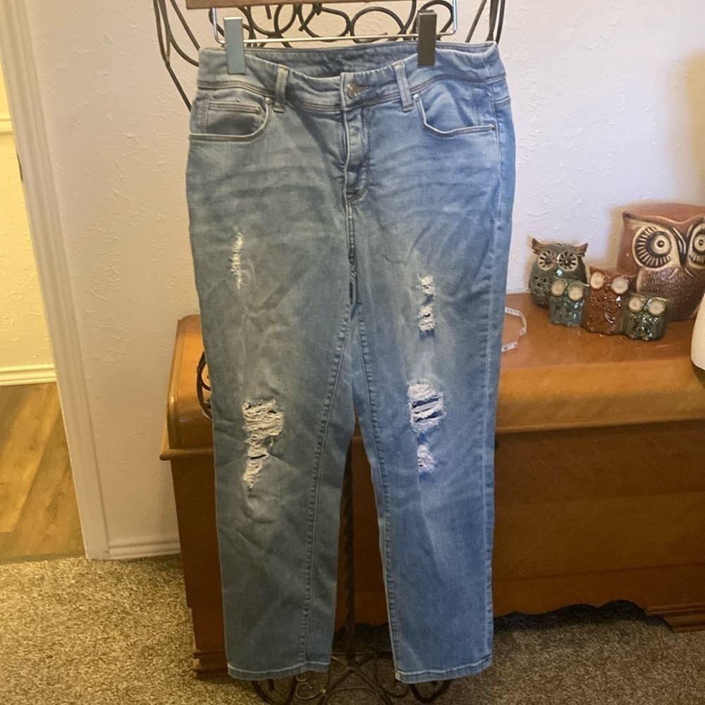 Chico’s Distressed Girlfriend Crop